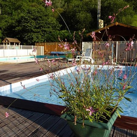 Camping Le Rey Louvie Juzon Buitenkant foto