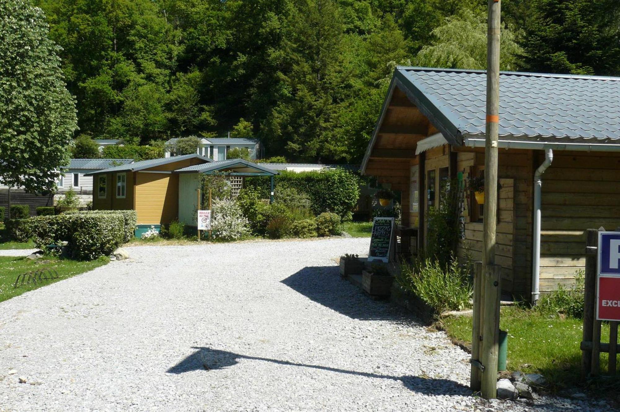 Camping Le Rey Louvie Juzon Buitenkant foto