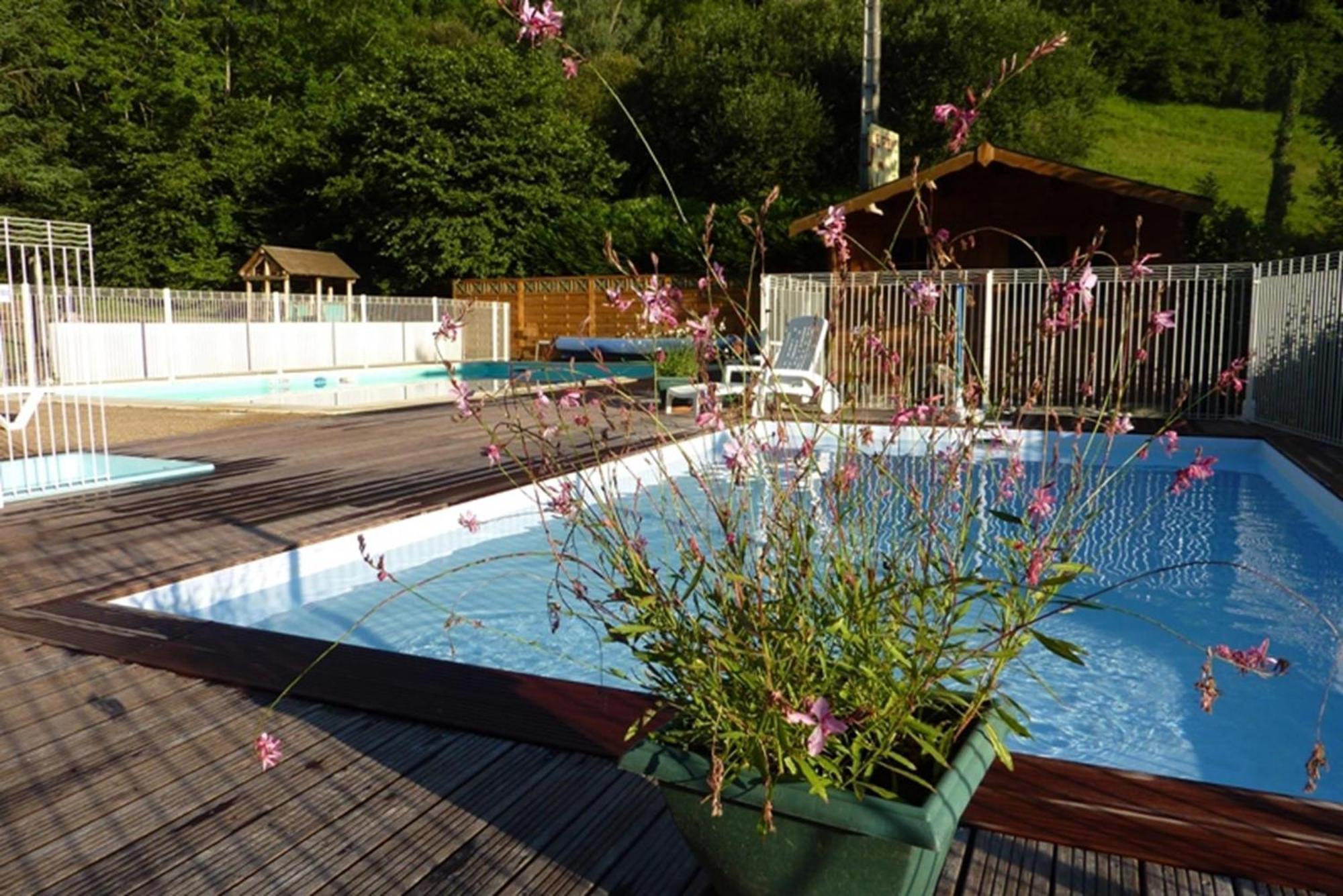Camping Le Rey Louvie Juzon Buitenkant foto
