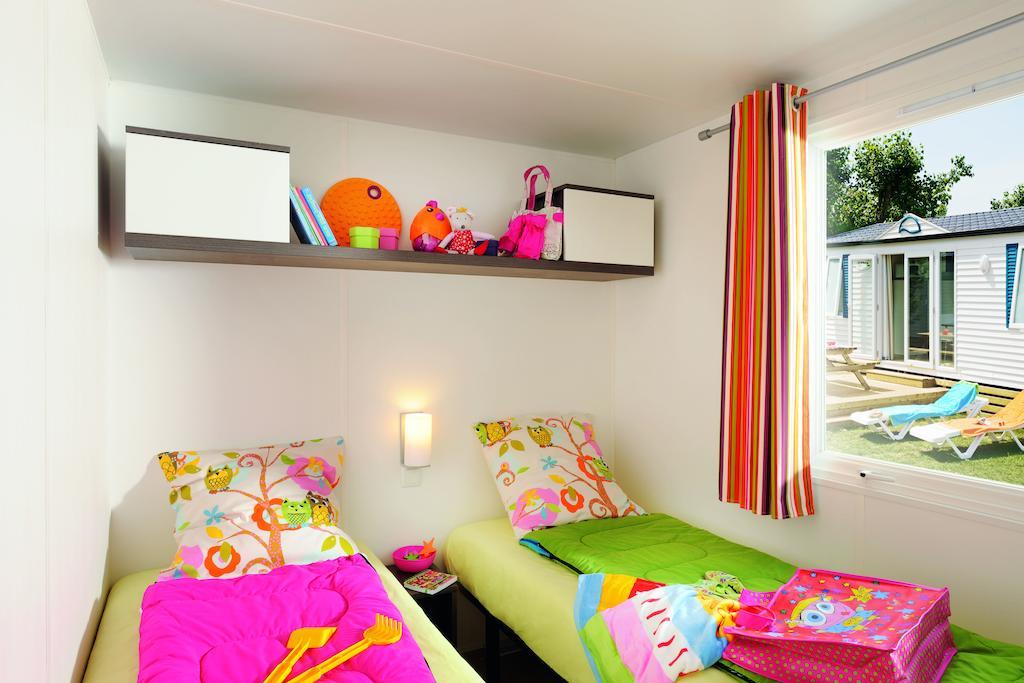 Camping Le Rey Louvie Juzon Kamer foto