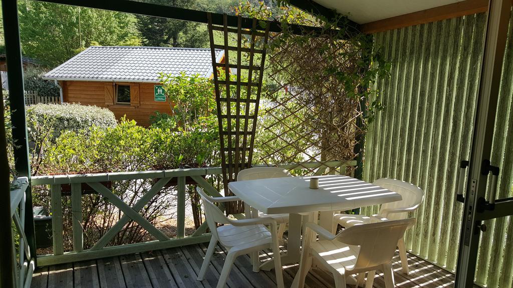 Camping Le Rey Louvie Juzon Buitenkant foto