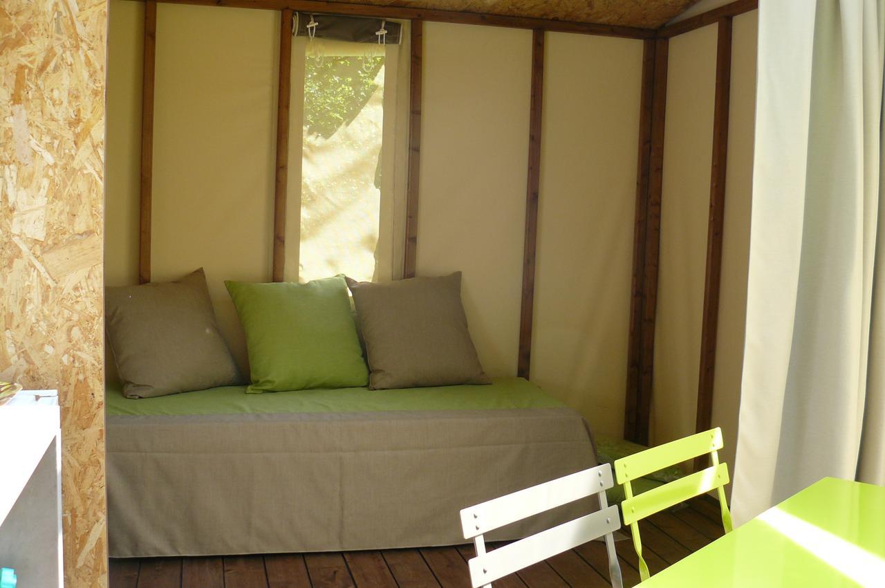 Camping Le Rey Louvie Juzon Buitenkant foto